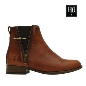 Frye Women's Leather Zip Chelsea Boot